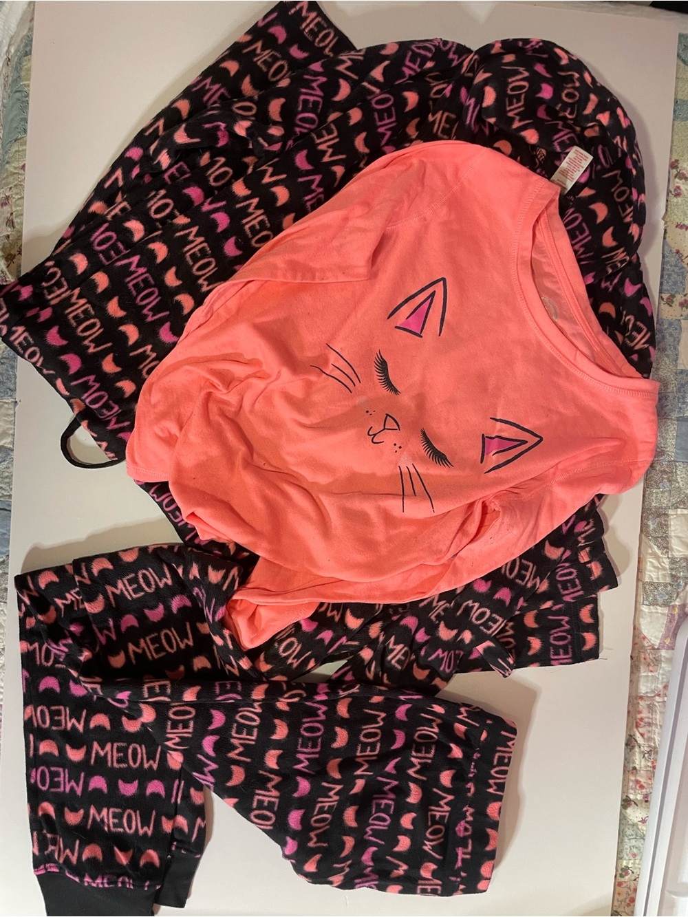 SO Pink Cat Face Pajama Set with Black "MEOW" Print Pants and Robe
